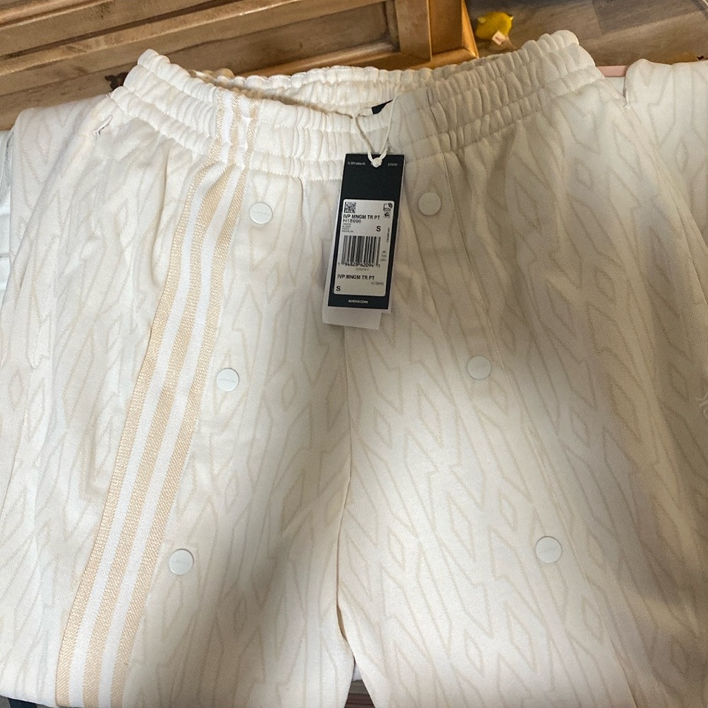Adidas ivy park (Beyoncé ) sweatpants, never been worn , tags still attached